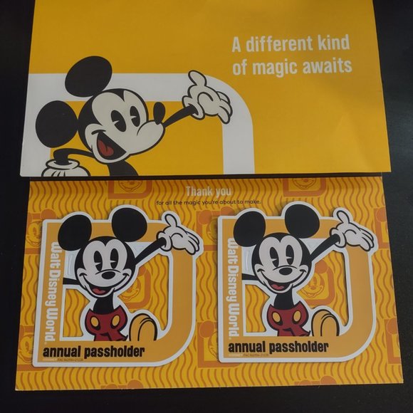 Disney Annual Passholder Magnets - Picture 2 of 5